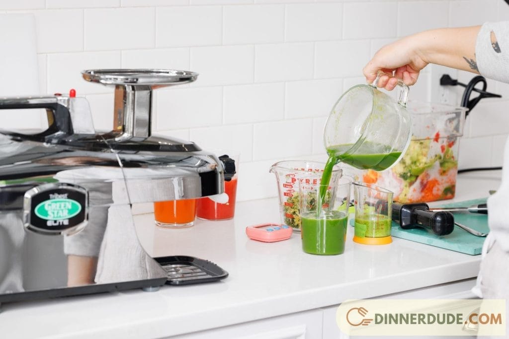 Do juicers remove pulp? 